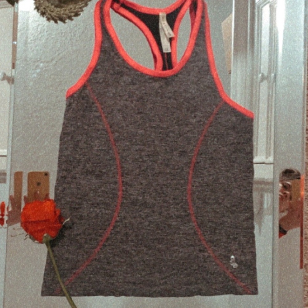 sleeveless workout top
